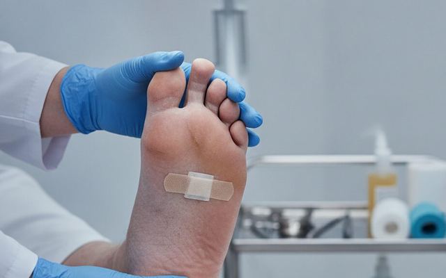 Diabetic Foot Care: A Guide to Daily Prevention at Home (Nail, Callus, and Foot Care)