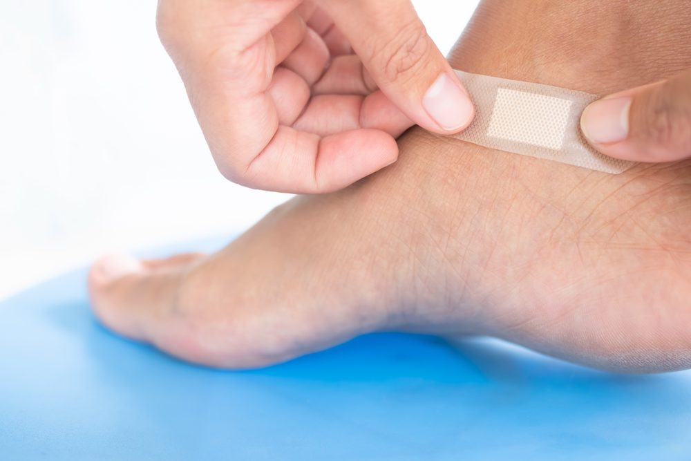 Current Treatment Methods for Diabetic Foot Wounds: New Era with Smart Bandages and 3D Skin